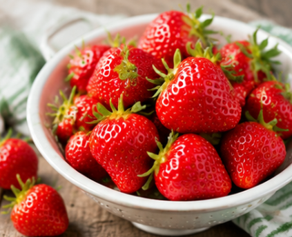 😍 Fall in Love with Homegrown Cream Strawberries! 🍓